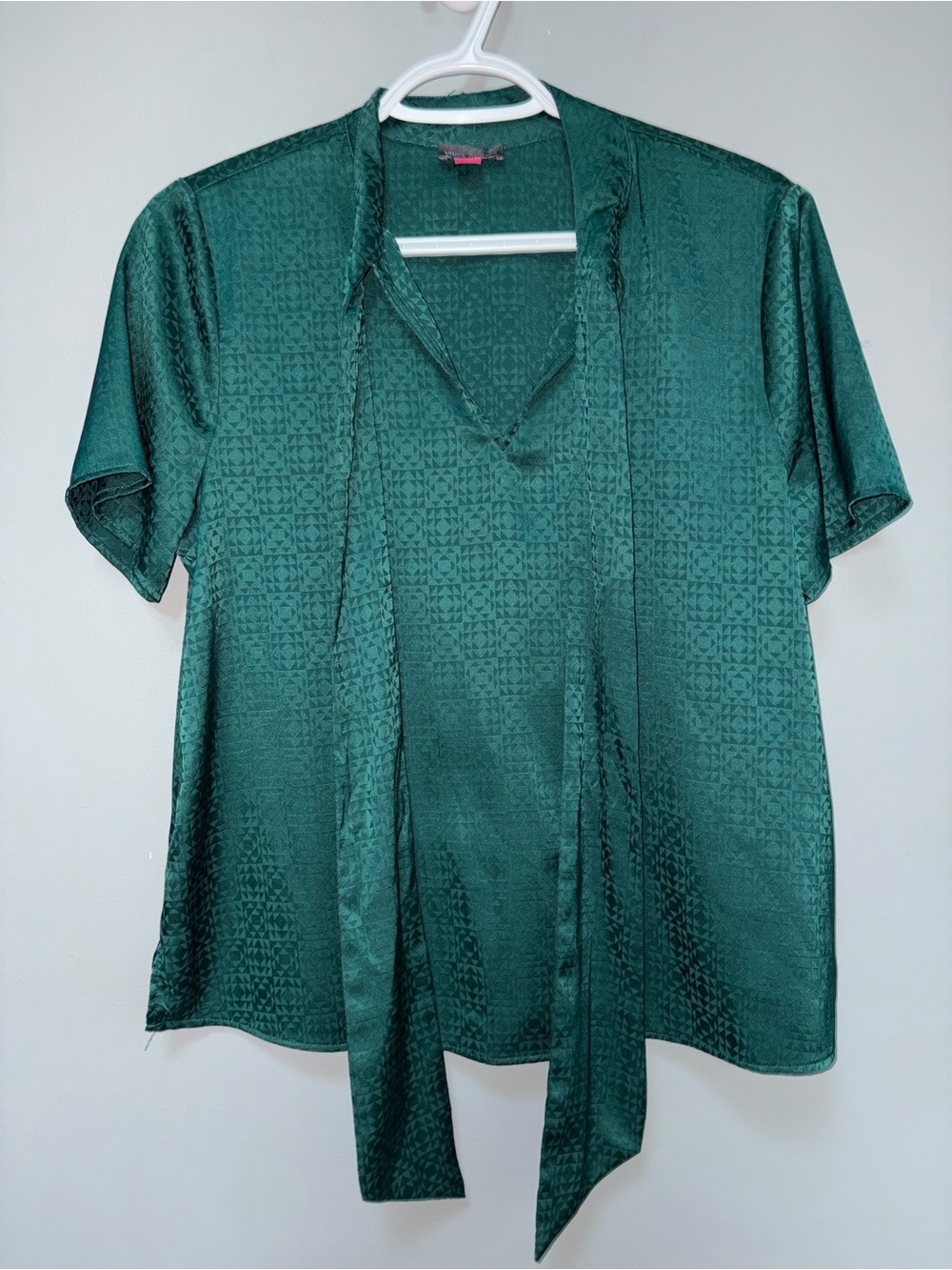 Vince Camuto Emerald Green Silky Short Sleeve Tie-Neck Dress Shirt Size S